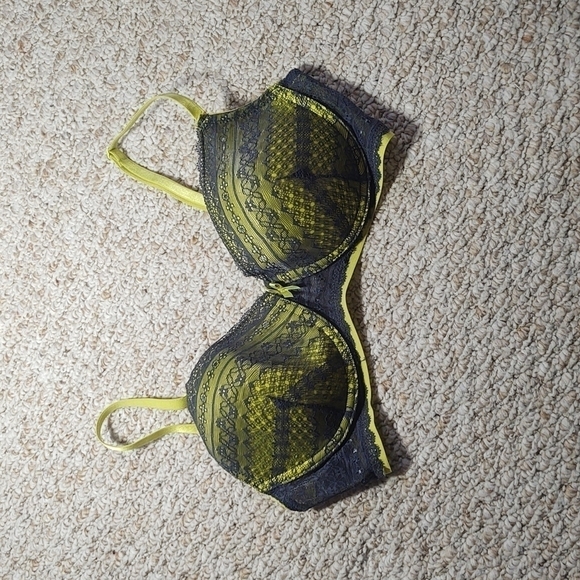 Jessica Simpson Neon Green Bra with Dark Gray Lace Overlay Sz 38C - Picture 1 of 9